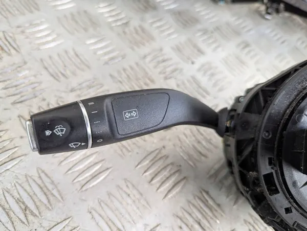 E-Klasse W213 2016-2023 2.0 CDI Schakelaars A2139002723 image 2