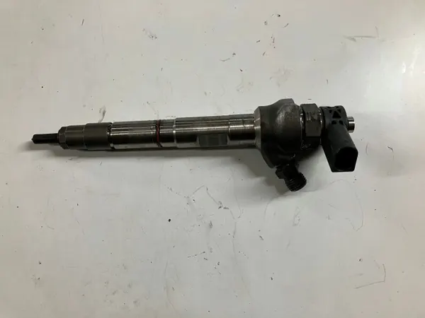 Einspritzdüse OEM 04L130277AD für 1.6 TDI 115 PS image 2