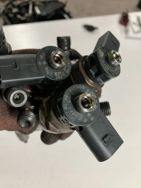 Einspritzdüse OEM 04L130277AD für 1.6 TDI 115 PS image 4