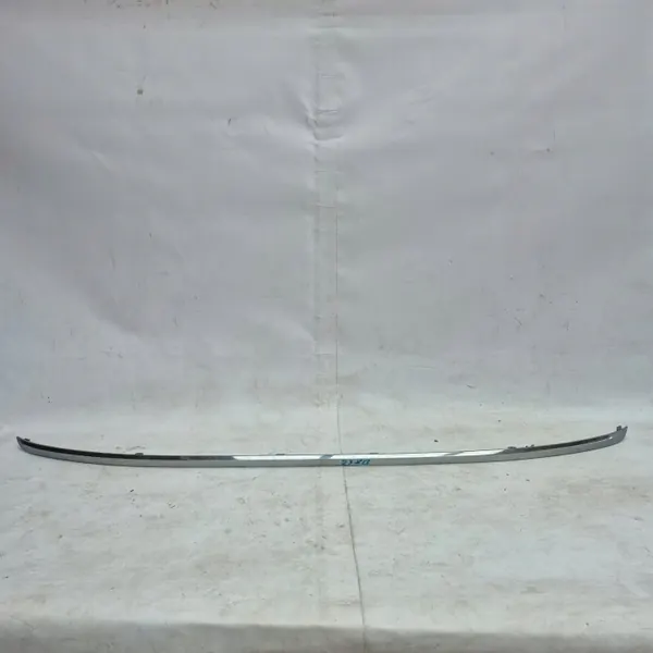 Volvo V90 Takapuskurin Kromilista OEM 32136124 image 2