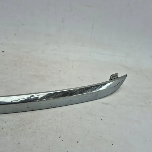 Volvo V90 Takapuskurin Kromilista OEM 32136124 image 6