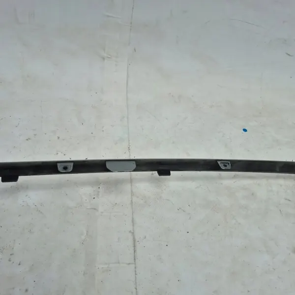 Volvo V90 Takapuskurin Kromilista OEM 32136124 image 8