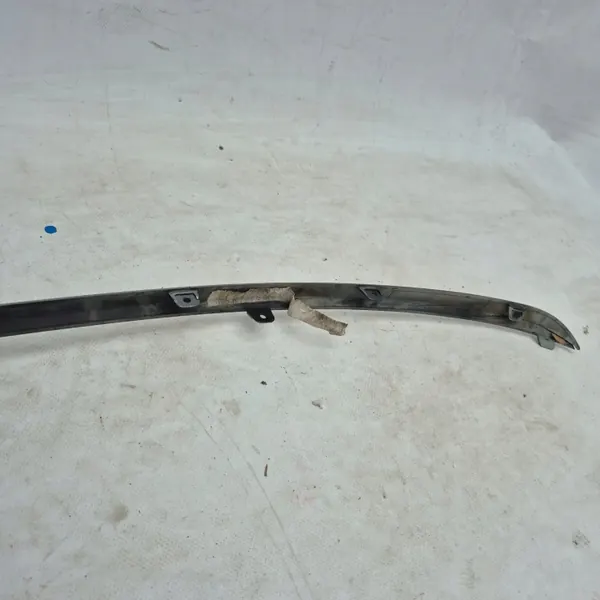 Volvo V90 Takapuskurin Kromilista OEM 32136124 image 9