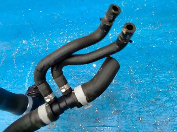 Tuyau d'eau Mercedes OEM A2065010400 - Occasion image 6