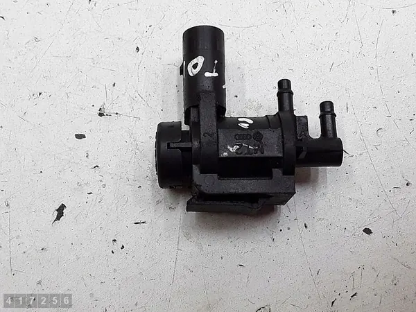 Válvula de vácuo Skoda Superb 2003 2500TDI 1J0906283B image 2