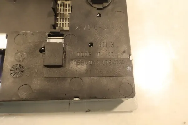 OEM 5P0947105AY Etuohjaamon Valo Seat Altealle image 7