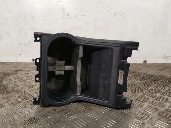 Subaru Forester Mukiteline OEM FBZ14709 Konsoli image 2