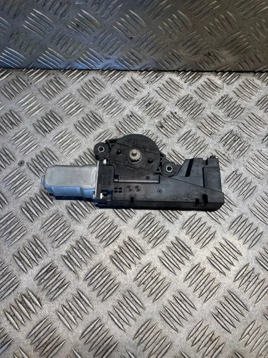 Subaru Legacy Schiebedachmotor OEM 65450AJ010 image 3
