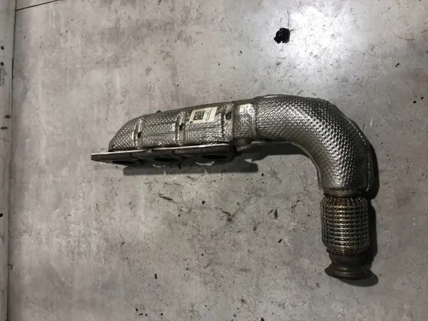 Coletor de Escape Audi S5 8W OEM 059253034EC Direito image 2