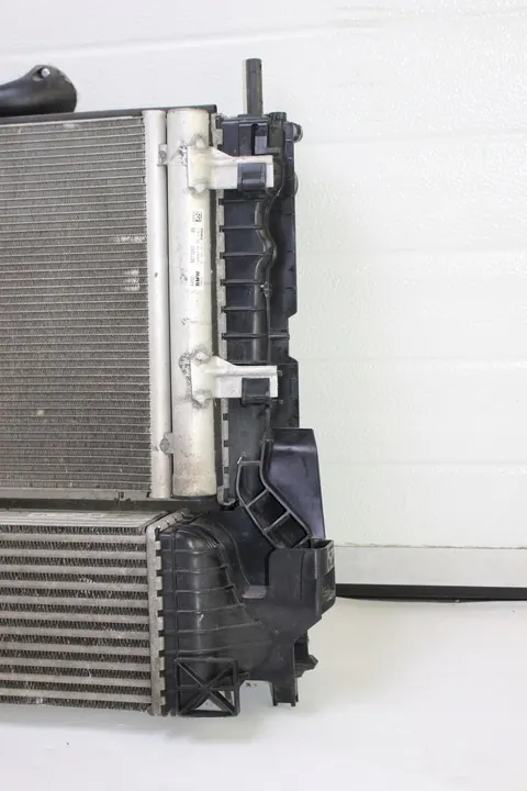 Conjunto de radiadores BMW F45 F48 F60 F56 F54 2013- OEM image 3