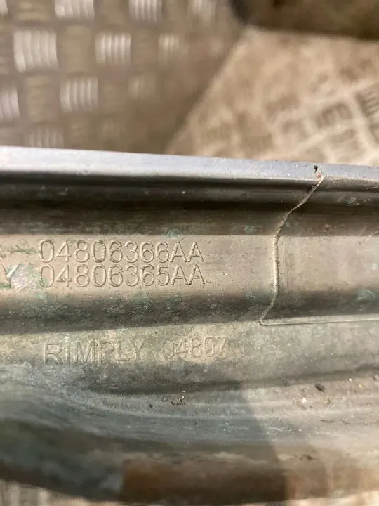 Chrysler 300 - 300C Grille de ventilation OEM 04806366AA image 4