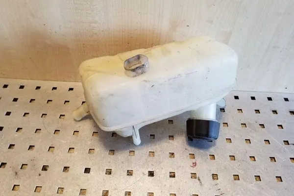 Motorutrymmet delar RENAULT MEGANE II ESTATE 8200273157 image 2