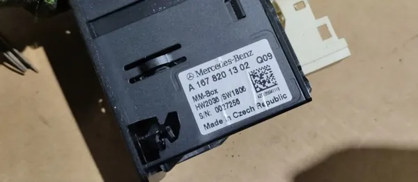 Enchufe USB OEM A1678201302 para Mercedes GLC image 4