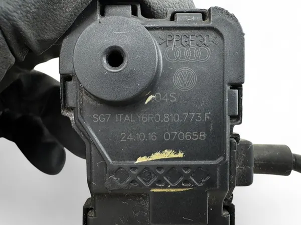 Bränsletankslucka Volkswagen Polo V 6R 2016 OEM image 8