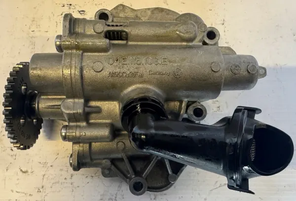 Audi Öljypumppu OEM 04E115109E A3 8V 1.4 TSI:lle image 3