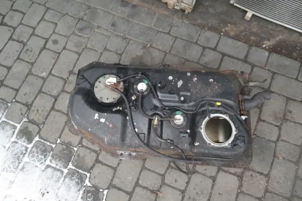 Mitsubishi bränsletank OEM ZBIORNIK BAK PALIWA image 2