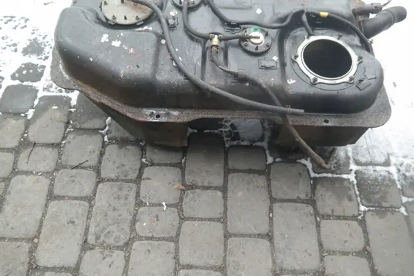 Mitsubishi bränsletank OEM ZBIORNIK BAK PALIWA image 5