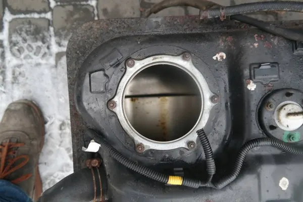 Mitsubishi bränsletank OEM ZBIORNIK BAK PALIWA image 7