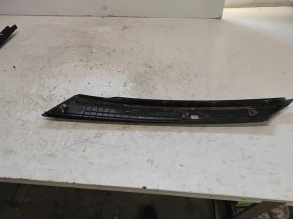 Moldura Pilar A Esquerda Skoda Fabia II OEM 5J6853263A image 4