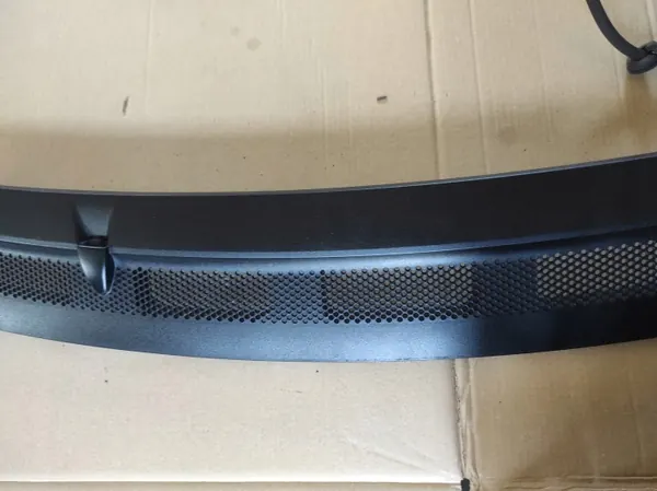 Mercedes A-luokka W169 pyyhinritilä OEM A1698360018 image 3