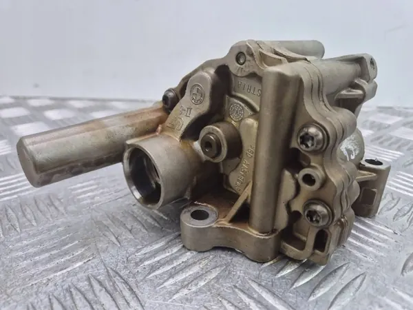 BMW Engine Oil Pump OEM 7560250 for N54 Models image 3