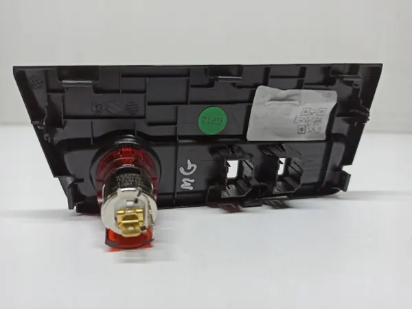 MG ZS USB-pistorasia OEM 10563674 - Käytetty image 3