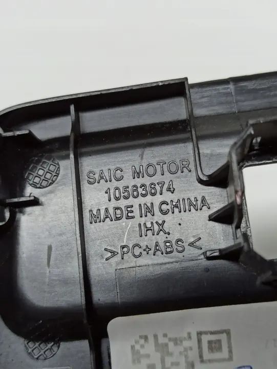 MG ZS USB-pistorasia OEM 10563674 - Käytetty image 4