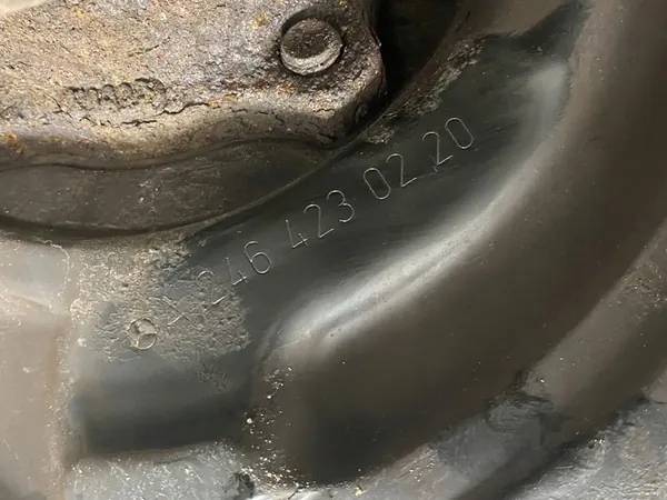 Mercedes-Benz GLA W156 Bakre fjädring A2464230220 2014 Höger image 10