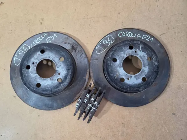 Toyota Corolla E21 Taka jarrupalat OEM 000099 image 2