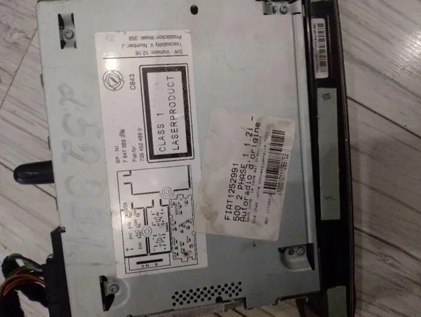 Fiat 500 Radio OEM 7647389316 MP3 CD Soitin image 5