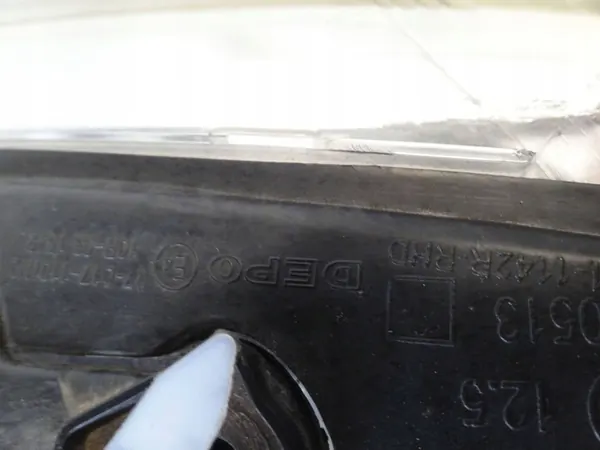 VW Passat B5 2002 Oikea Etuheijastin image 6