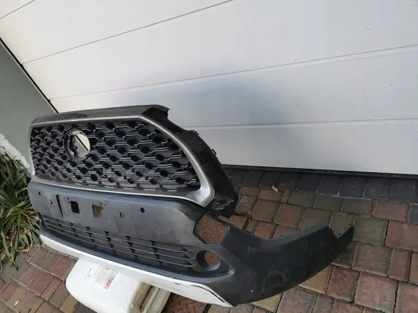 Paraurti anteriore Toyota Corolla Cross '22- OEM 81M207-7 image 2