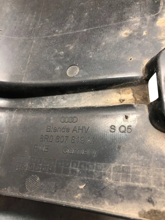 Tapa de gancho trasero gris Audi Q5 2013-2017 OEM 8R0807819M image 5