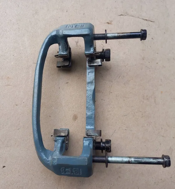 Suporte de pinça de travão dianteiro OEM 47721-12110 image 2