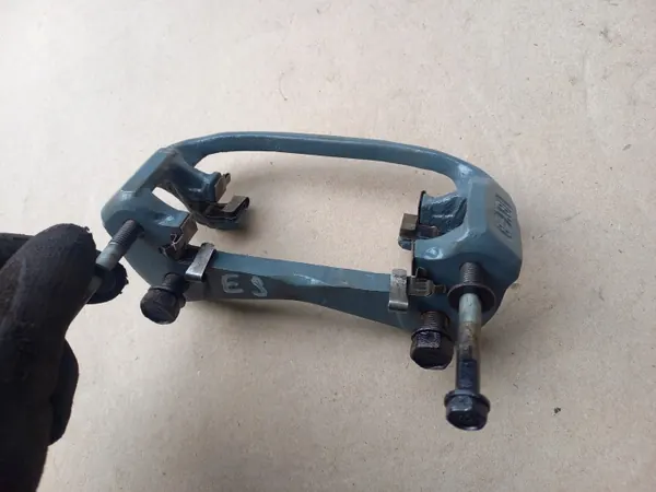 Suporte de pinça de travão dianteiro OEM 47721-12110 image 8