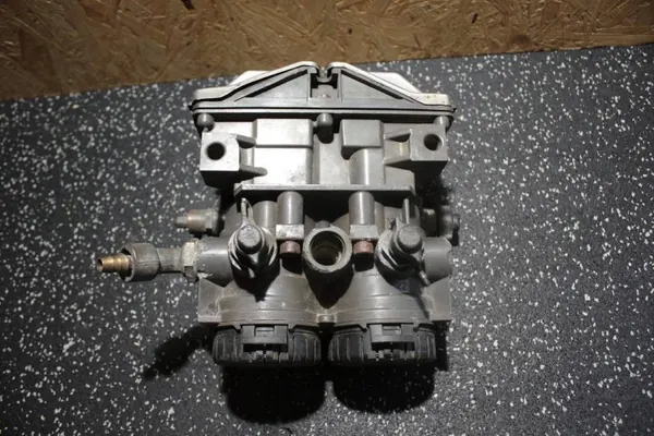 Válvula de freno OEM 0486204001 para Renault Premium 420 DCI image 2