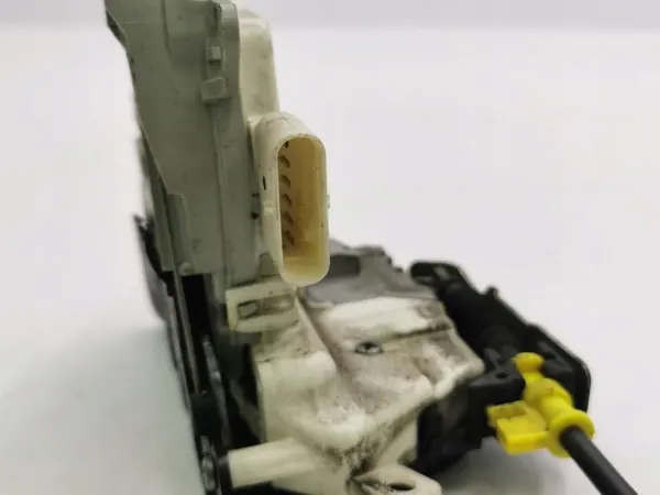 Audi A6 C7 2011 Vänster dörrlås image 5