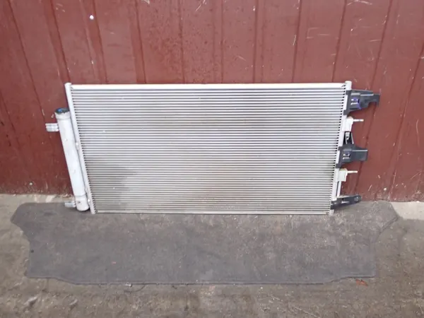 Radiateur de Climatisation Chevrolet Tahoe 2021- OEM image 2