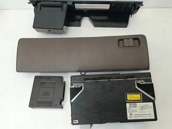 Lexus LS400 CD-byttare OEM 827050090 (94-97) image 8