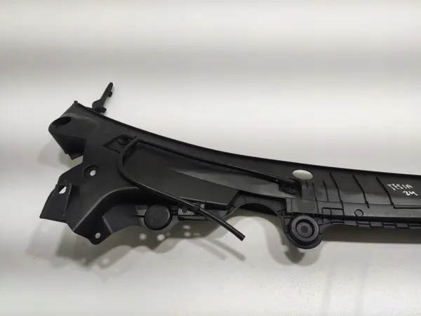 OEM 1712493-00-H Moldura Para-brisa Superior Tesla image 7