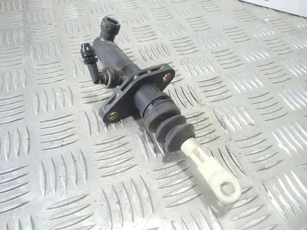 Volvo S40 V40 Kopplingspump OE 30611705 image 2