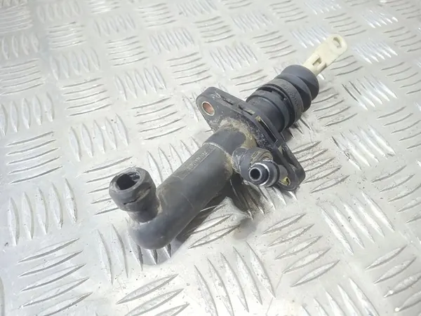 Volvo S40 V40 Kopplingspump OE 30611705 image 3