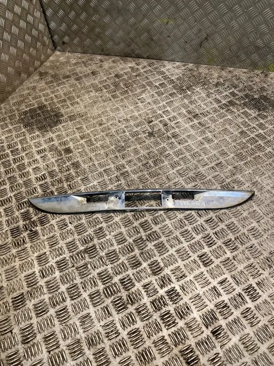 Luz da matrícula Mercedes-Benz E W211 OEM 2117400493 image 2