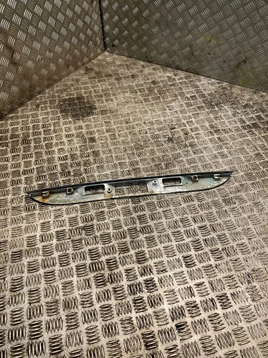 Luz da matrícula Mercedes-Benz E W211 OEM 2117400493 image 3