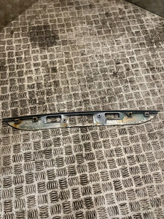 Luz da matrícula Mercedes-Benz E W211 OEM 2117400493 image 4