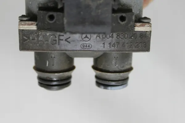 Válvula calefactor Mercedes OEM A0048302084 SLK R171 image 4