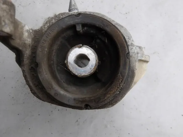 Opel Astra K achterbalkophanging OEM 13367394 image 3