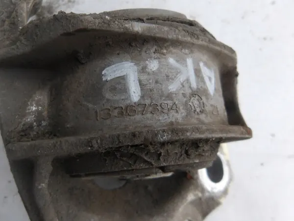 Opel Astra K achterbalkophanging OEM 13367394 image 5