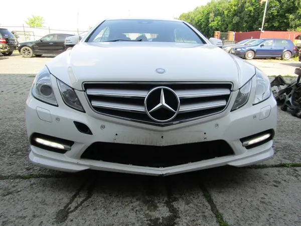 MERCEDES W207 2012 Paraurti Anteriore Fari Passaruota image 2