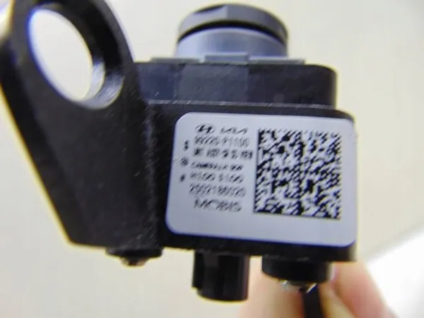 Caméra rétroviseur Kia OEM 99220P1100 gauche avant image 4